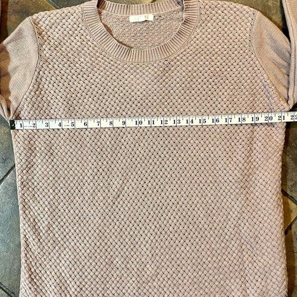 August Mist Women’s Large Pink Sweater - Picture 7 of 10